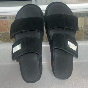 UGG women’s Greer platform slide sandal New w/o tag Sz8